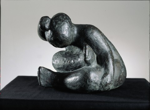 Niño sentado
